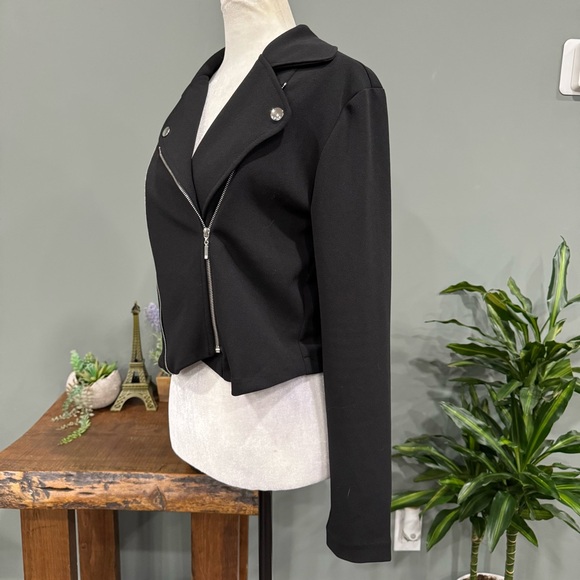 HAVE Jacket with Back Tie Up - Picture 2 of 12